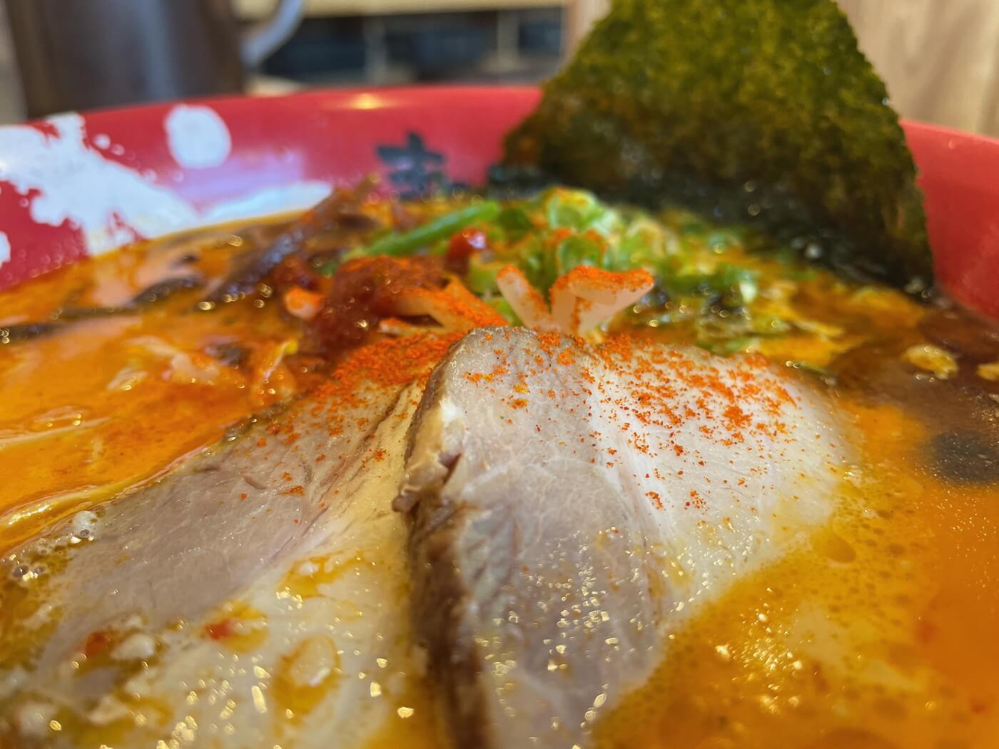 ラーメンまこと屋・高知若松店・赤辛牛パイタンラーメン